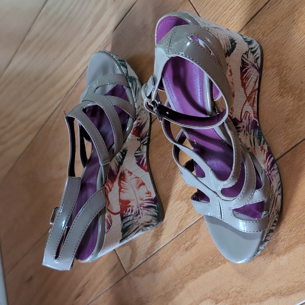 Calvin Klein platform - Picture 3 of 6